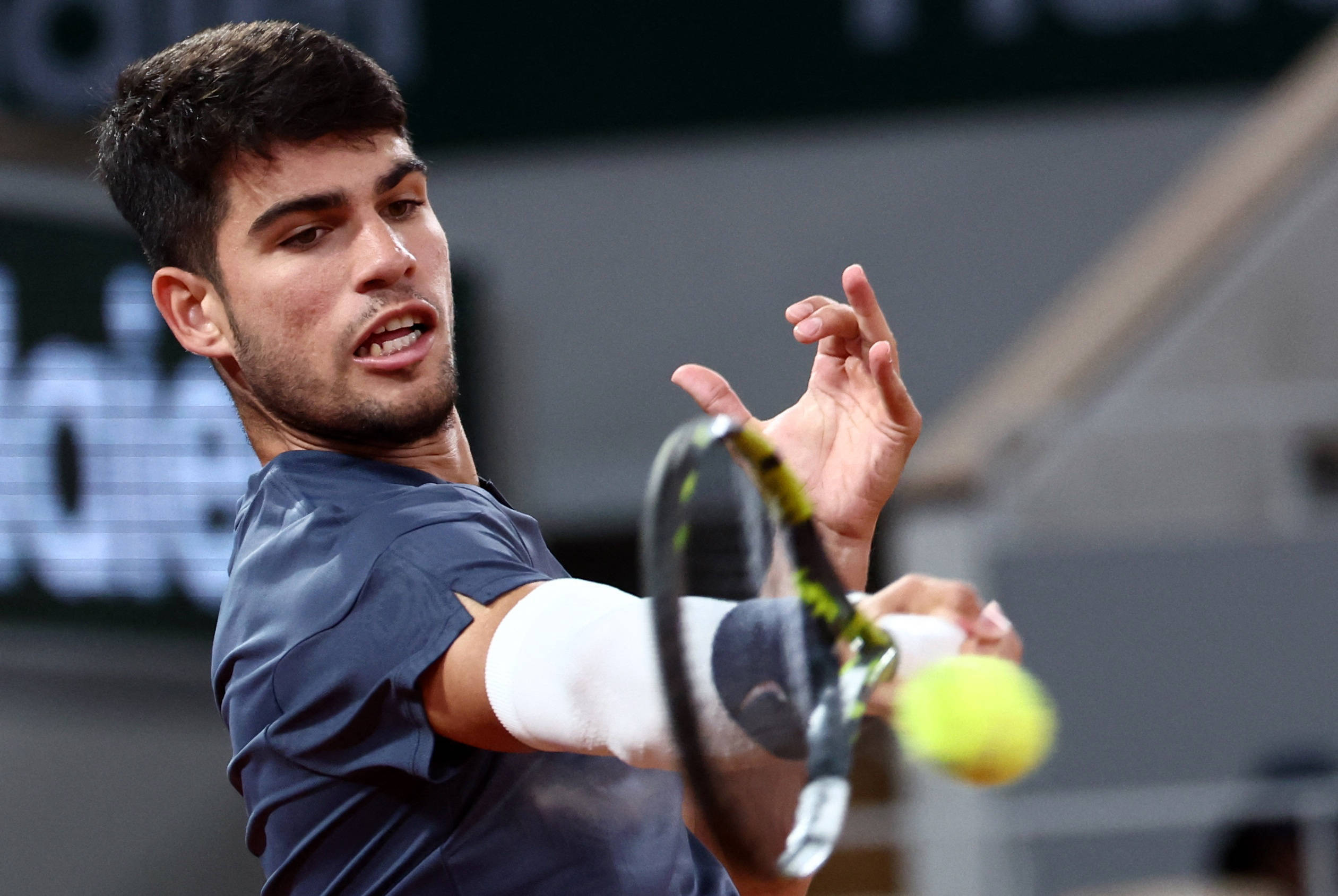 而梅西的双 而梅西的双