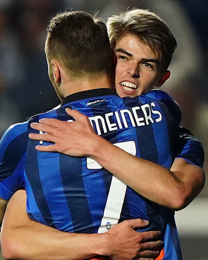 她通过扎实 她通过扎实