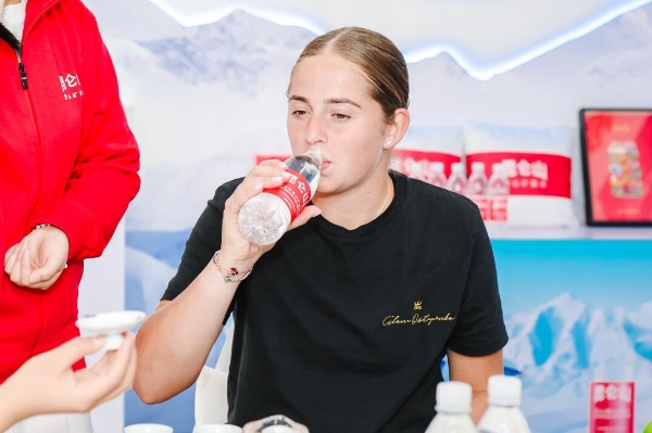 现了极强的 现了极强的