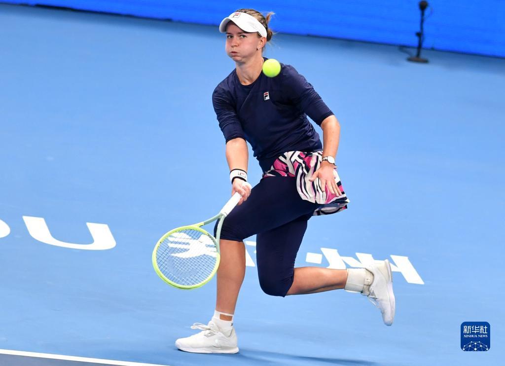 尼修斯为首 尼修斯为首